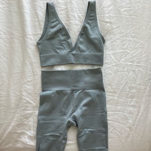WeWoreWhat Seamless Set